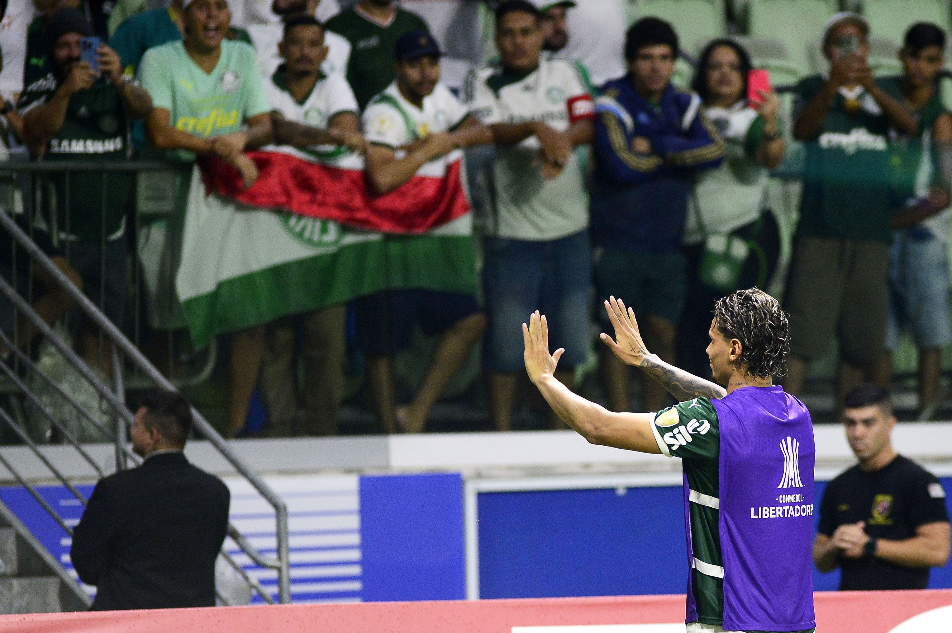 Pedro Rios se Desculpa com Torcida do Palmeiras por Celebração Acidental