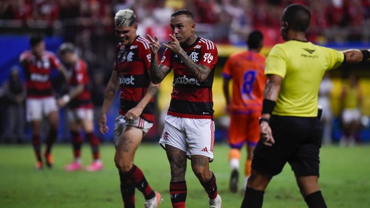 Análise: Flamengo abre ano com Cebolinha em evidência e novidades táticas