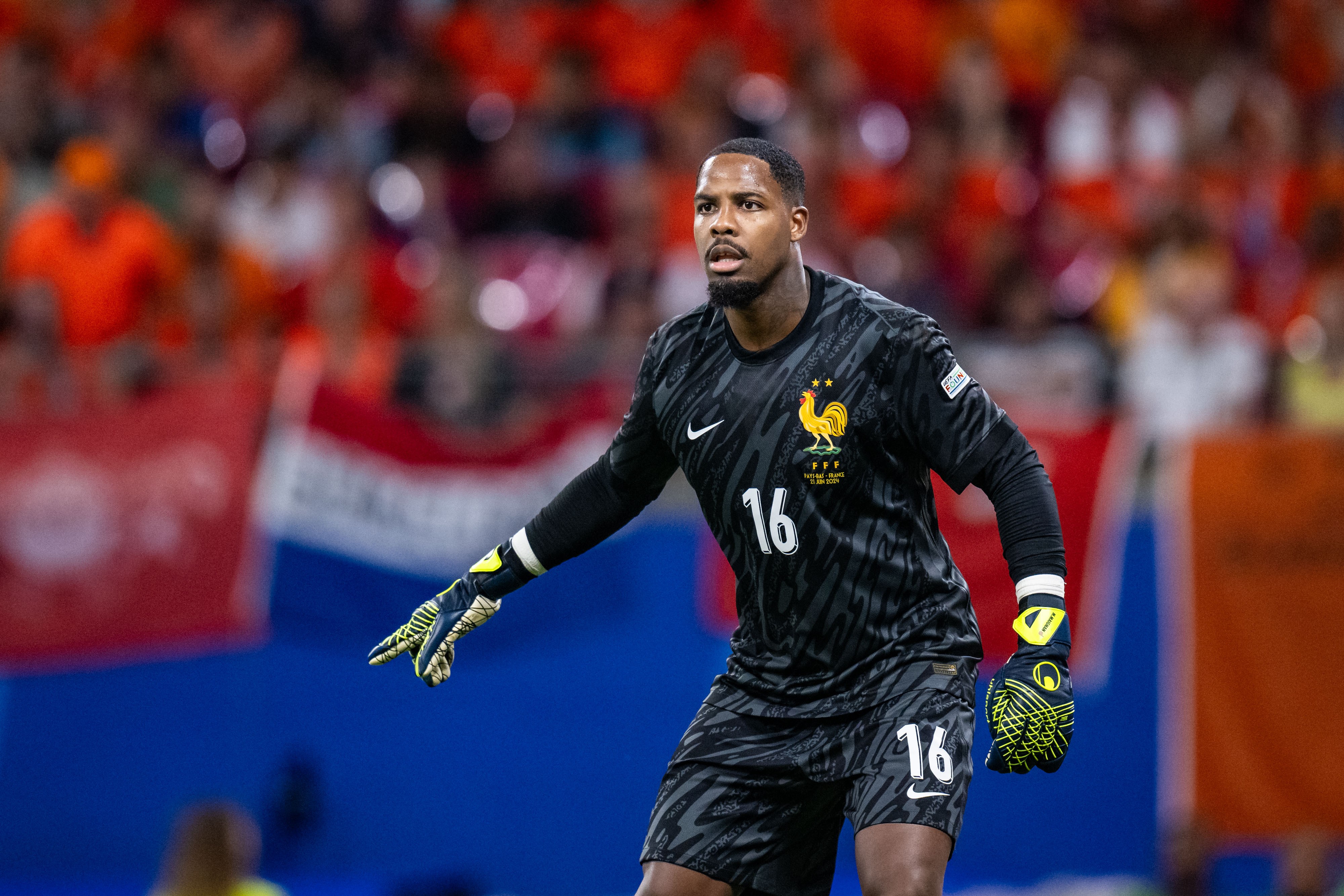 Goleiro Maignan, destaque da França, nasceu bem perto do Brasil; entenda