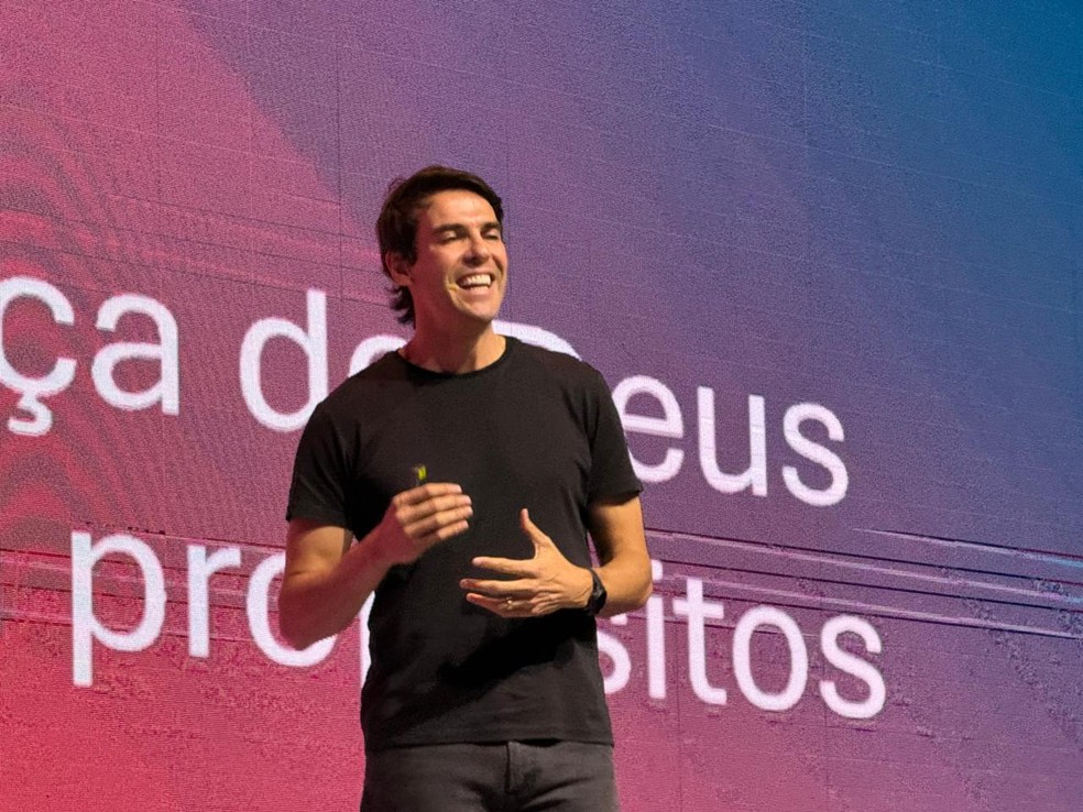 Culto de Kaká em igreja no interior de São Paulo — Foto: Emilio Botta