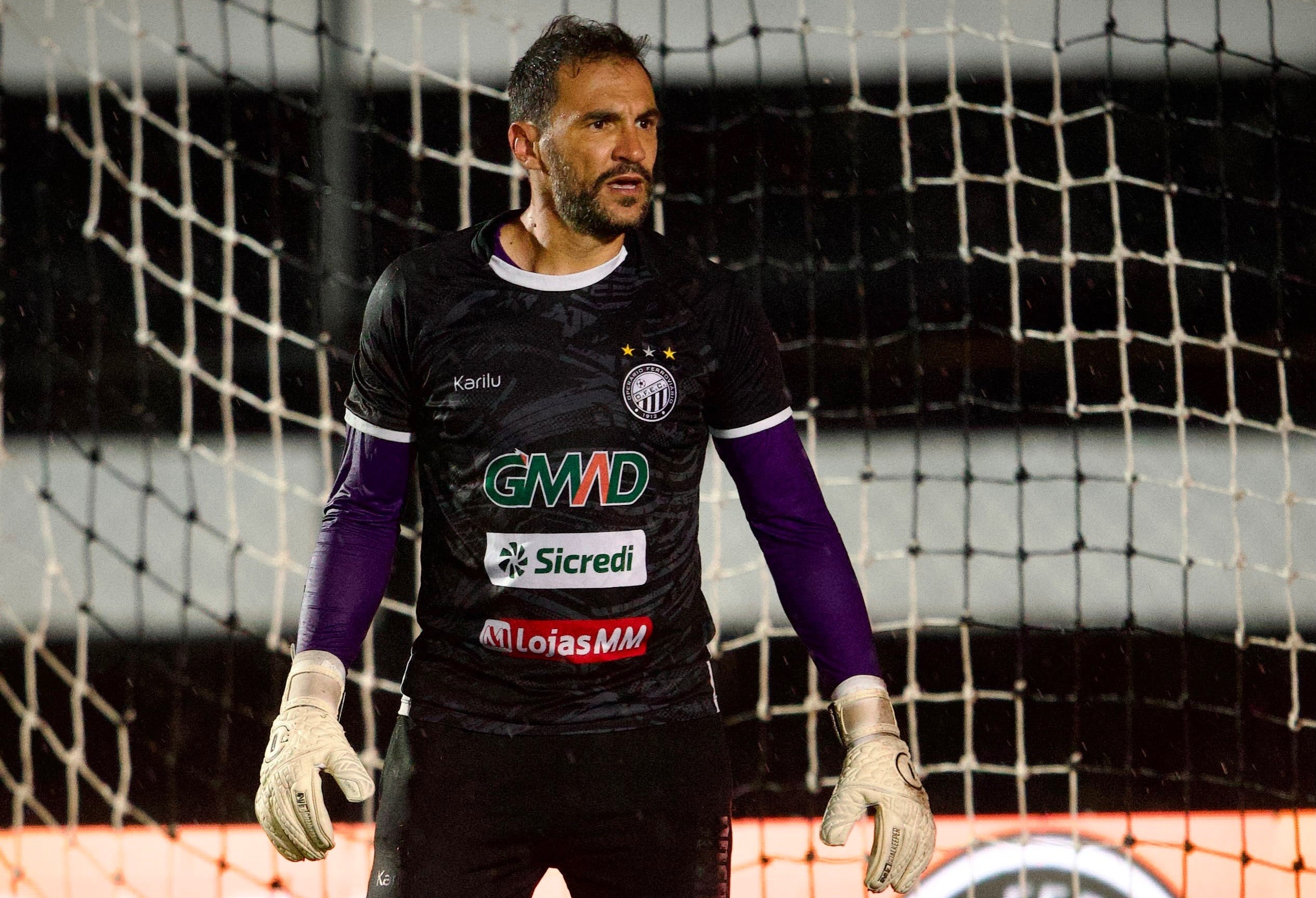 Vagner volta ao estádio da estreia e busca repetir boas atuações pelo Operário-PR contra o Londrina