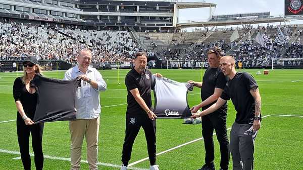 Corinthians firma parceria com novo patrocinador para camisa do time.