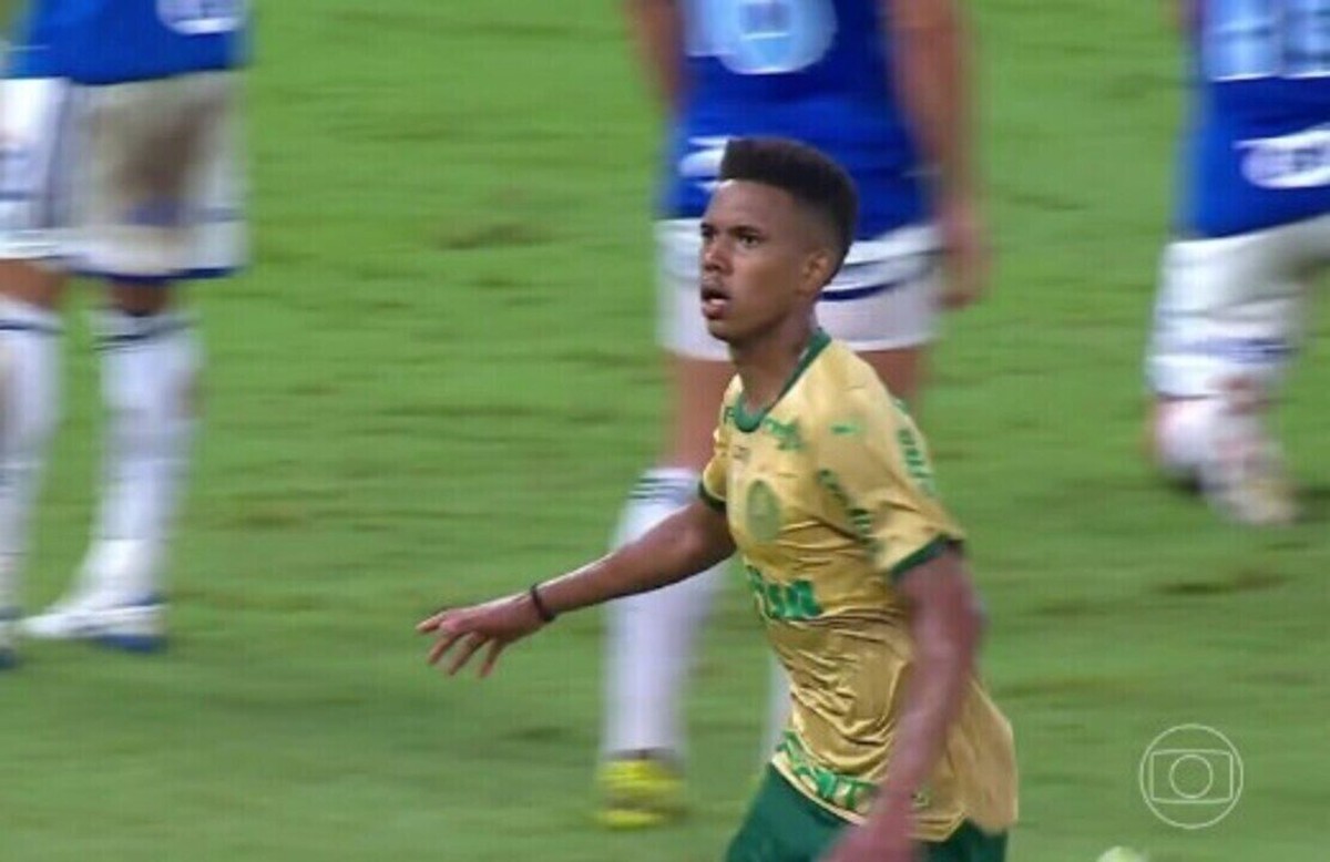 Futuro de Fernando Diniz no Cruzeiro: Paciência Rara no Futebol Brasileiro