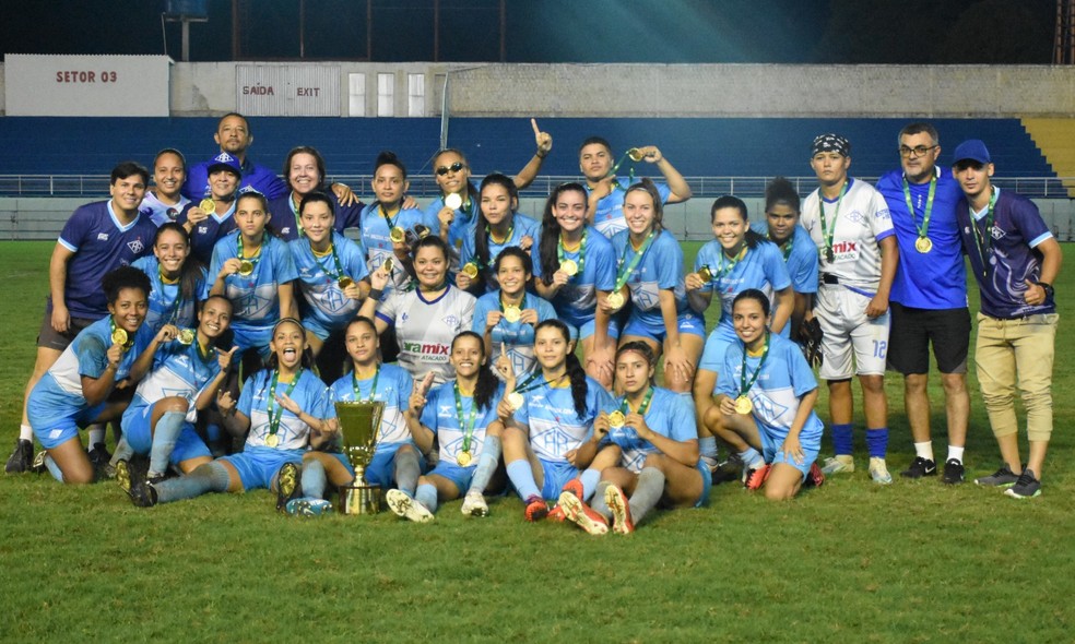 Elenco do Atlético-AC campeão acreano feminino 2023 — Foto: Arquivo pessoal/Manoel Façanha