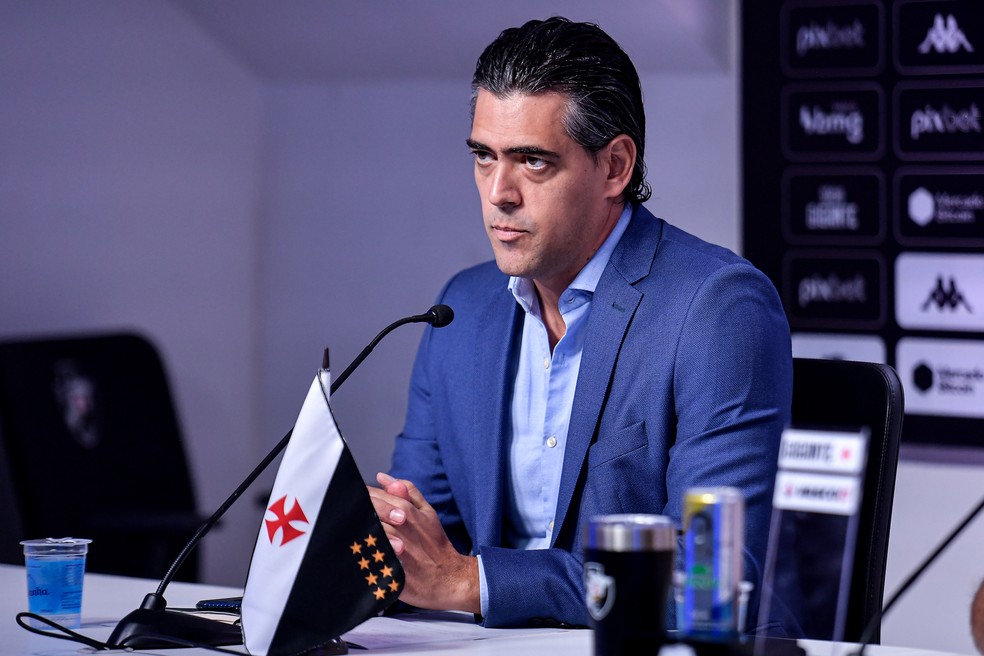 Paulo Bracks, diretor esportivo do Vasco, trabalha para manter o Vasco na S�rie A � Foto: Thiago Ribeiro/AGIF