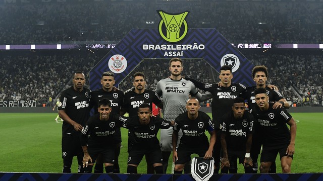Jogadores titulares do Botafogo na partida contra o Corinthians
