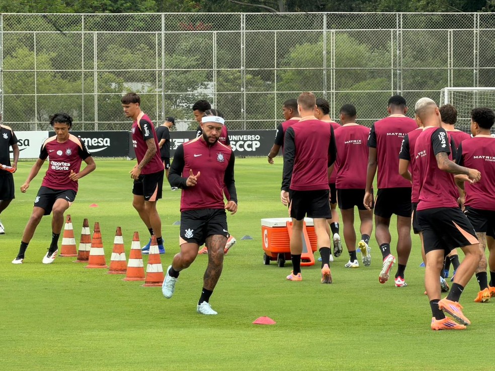 Corinthians realiza mais um treino no CT Joaquim Grava na manhã desta quinta-feira — Foto: Vitor Chicarolli