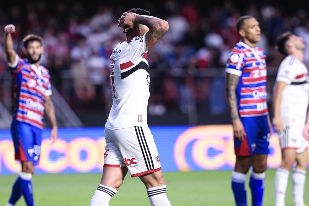 São Paulo tenta quebrar jejum de seis jogos sem vencer o Fortaleza