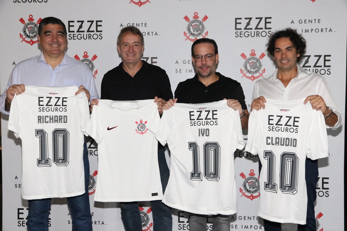 Corinthians anuncia patrocínio com seguradora para duas propriedades da camisa