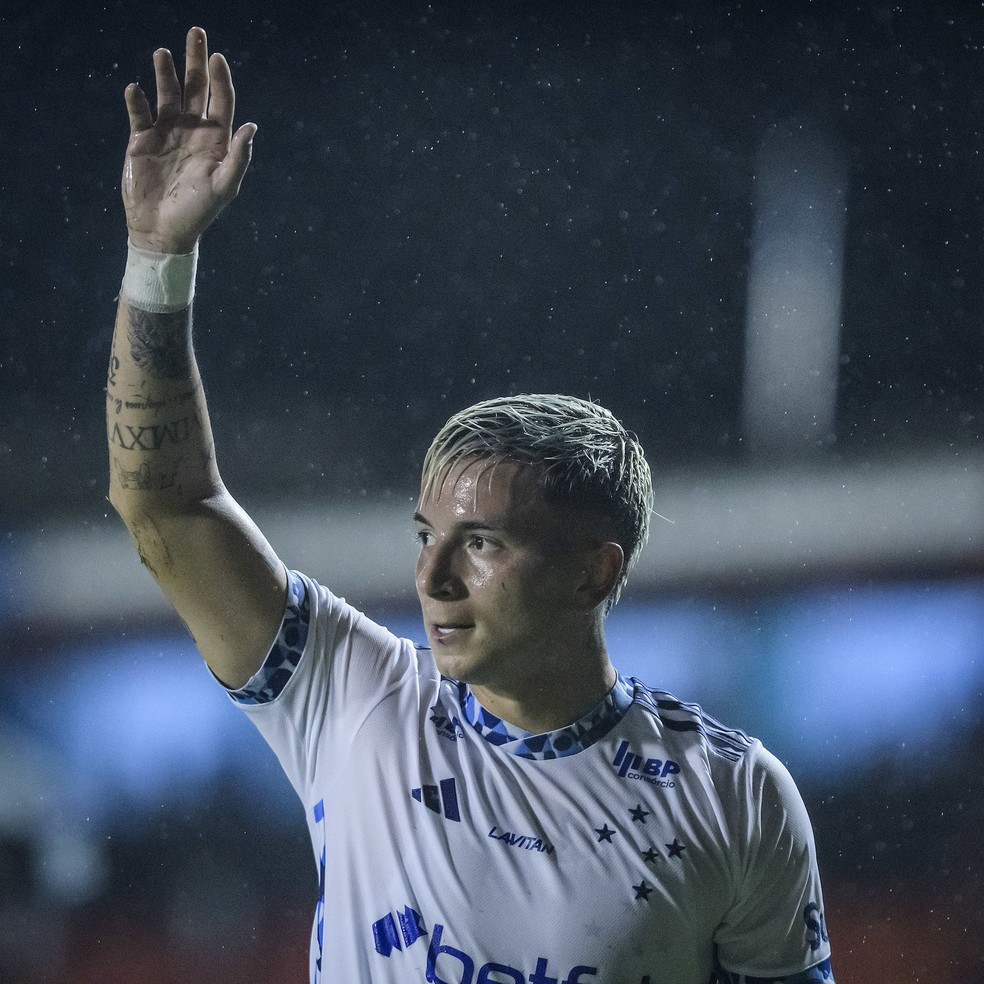 Barreal em ação durante Vitória x Cruzeiro — Foto: Gustavo Aleixo/Cruzeiro