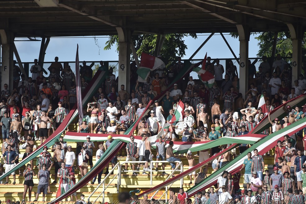 Fluminense larga atrás, mas se recupera e vence o Goiás com autoridade no  Raulino de Oliveira, Fluminense