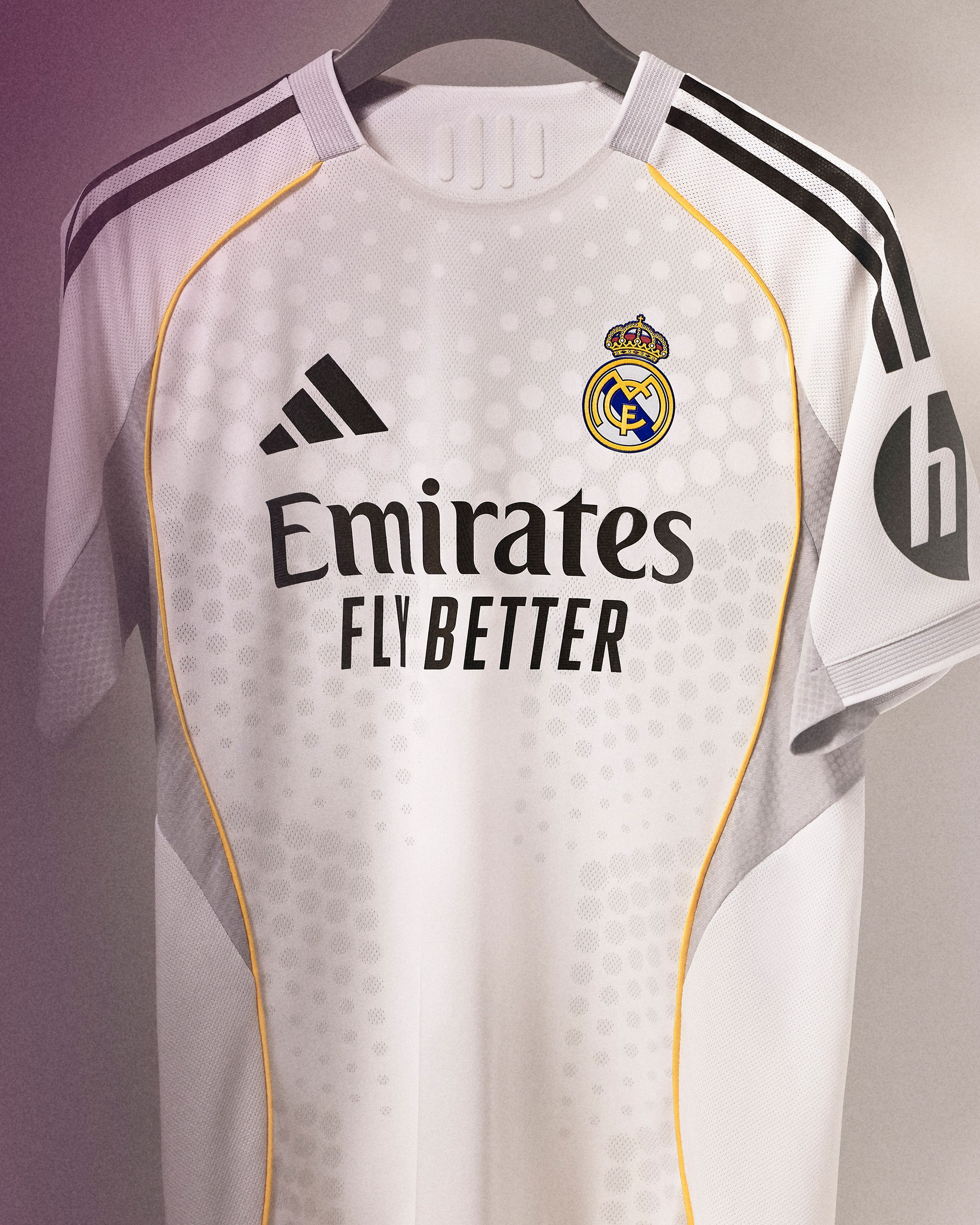 Real Madrid anuncia nova camisa 1 inspirada no Bernabéu