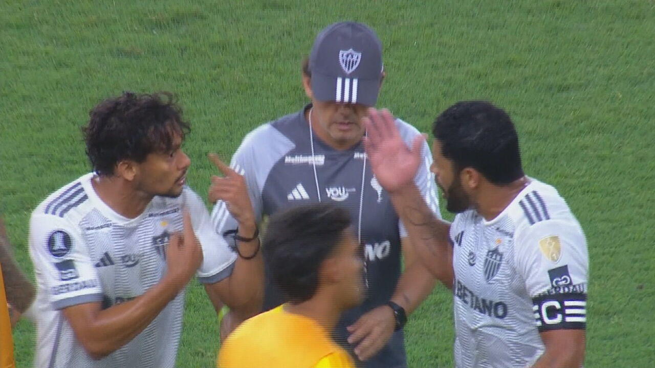 Derrota do Galo tem bate-boca entre Hulk e Scarpa