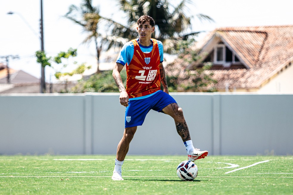 DG during Avaí training at the Ressacada Training Center — Photo: Leandro Boeira/Avaí FC