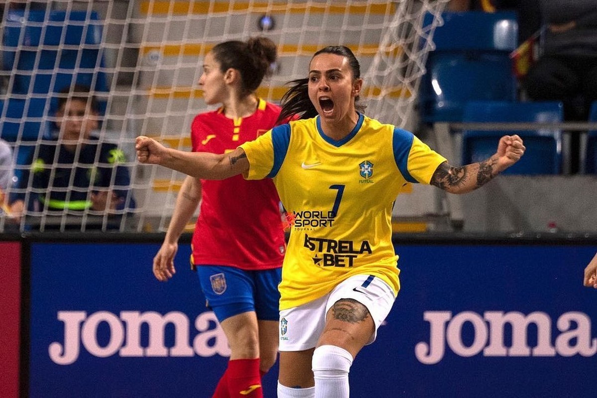 Para ajudar em tratamento, Pedrinho ganha camiseta do melhor do mundo no  futsal - Comportamento - Campo Grande News