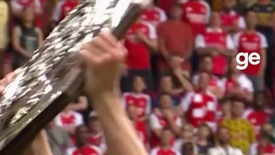 Zagueiro ex-Bayern e seleção alemã estreia como centroavante na nona divisão