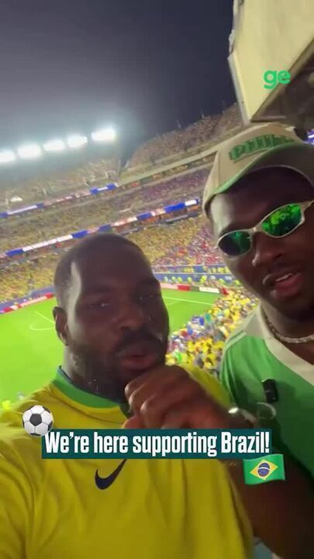 Philadelphianos curtem jogo do Brasil contra o Haiti e trocam camisas com superstars