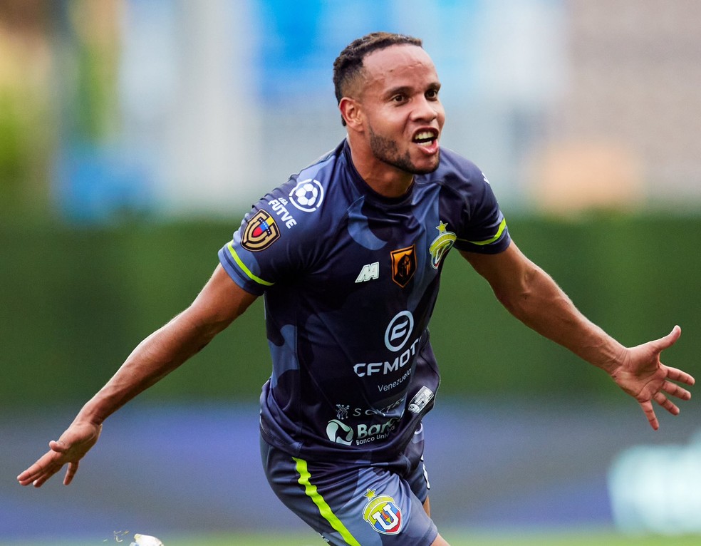 Juan Camilo Zapata, atacante do Universidad Central, da Venezuela — Foto: Divulgação
