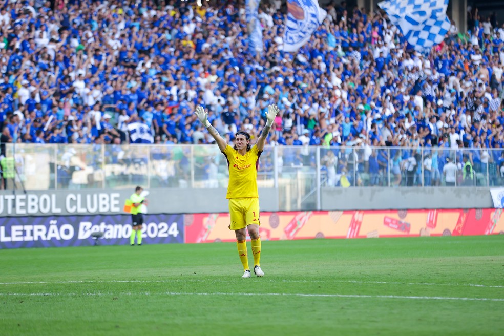 Cássio estreou pelo Cruzeiro contra o Bragantino pelo Brasileirão — Foto: Hugo Lopes/AGIF