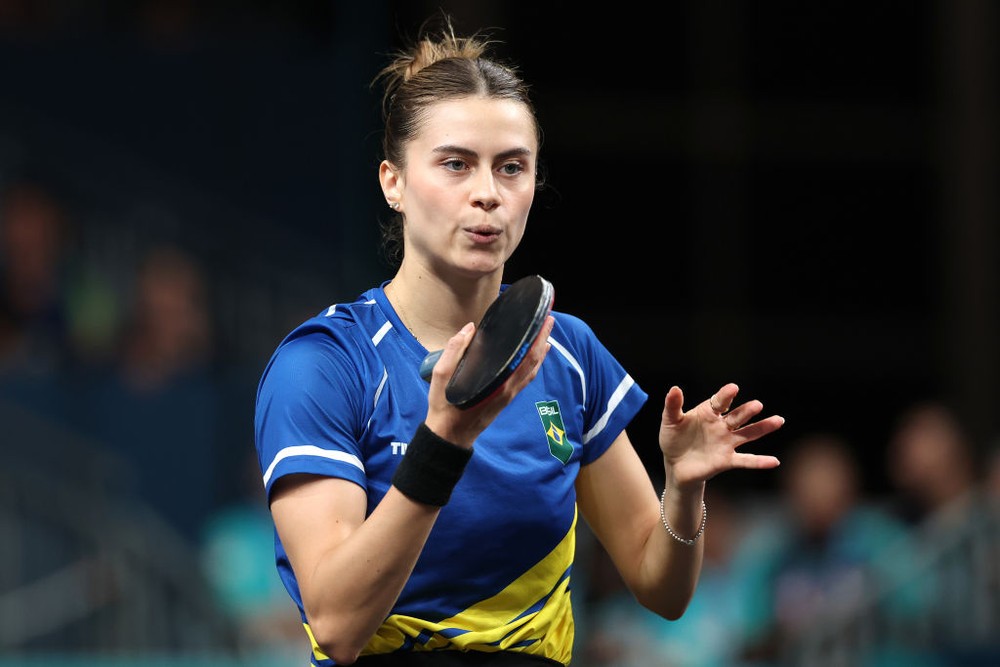 Bruna Takahashi vence um set, mas é eliminada no WTT de Chongqing