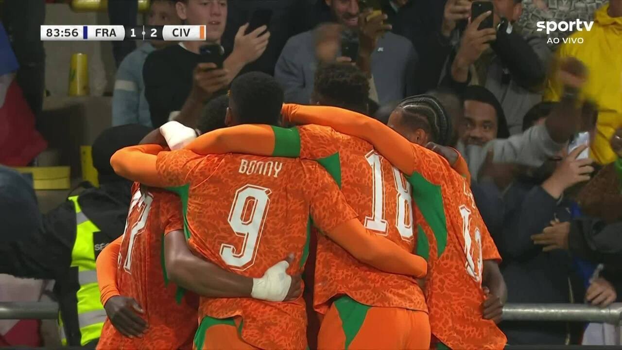 Cover image for Mbappé e Kanté: vídeo de falta de cumprimento gera polêmica