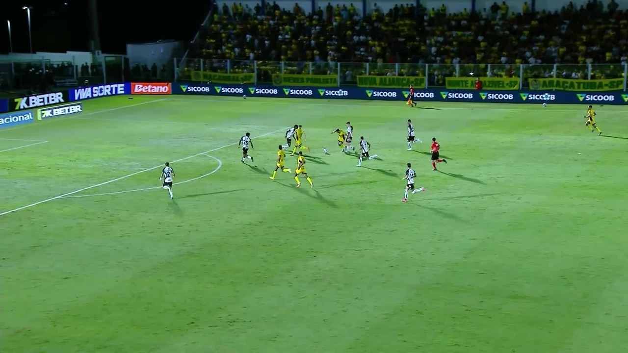 Corinthians perde invencibilidade após eleição de Papa: fim de uma era.