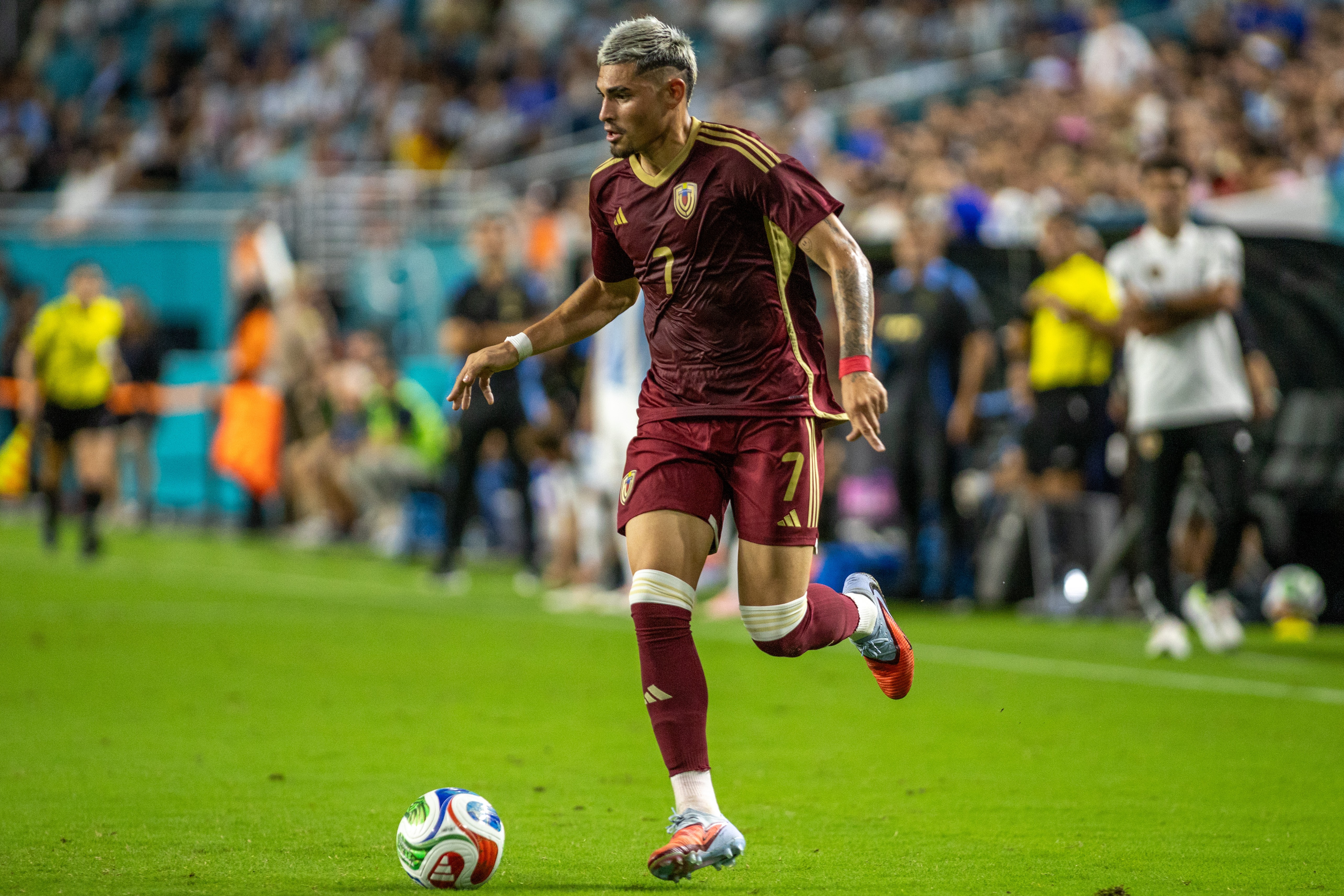 How did Vincenzo Montella adjust the lineup?