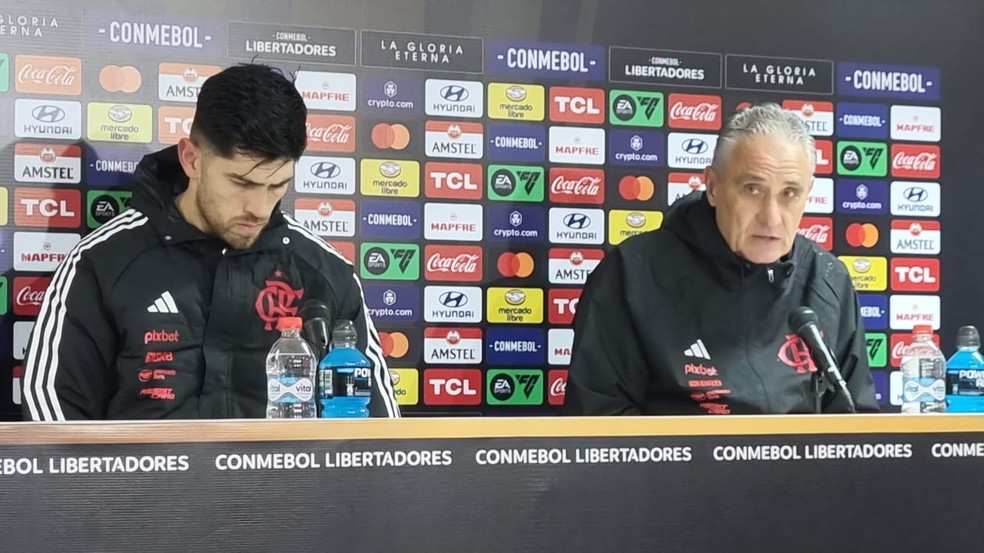 Rossi e Tite após Palestino x Flamengo — Foto: Thiago Lima