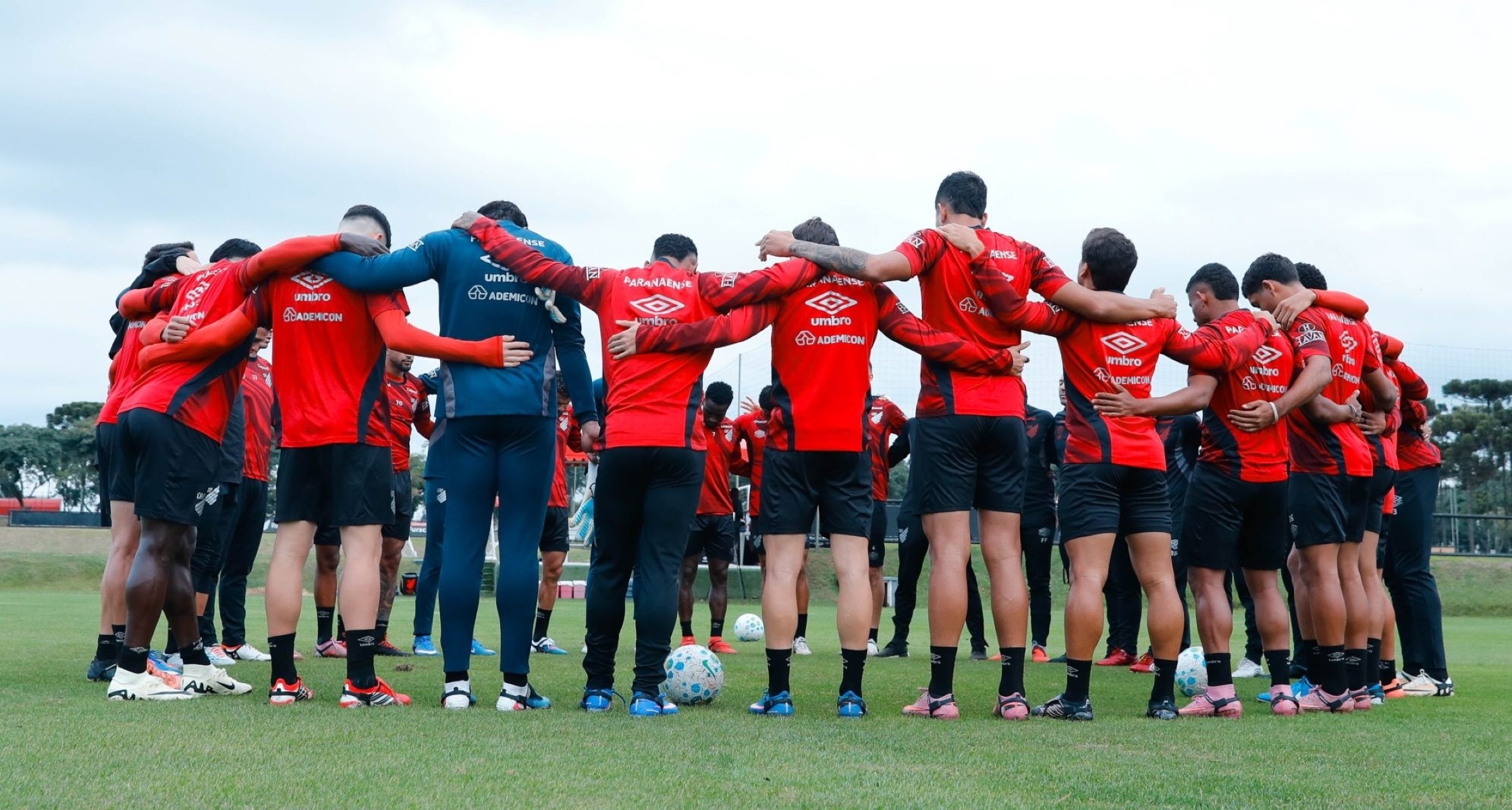 Athletico: busca por reforços e novo gramado marcam pausa para a Copa | Ge