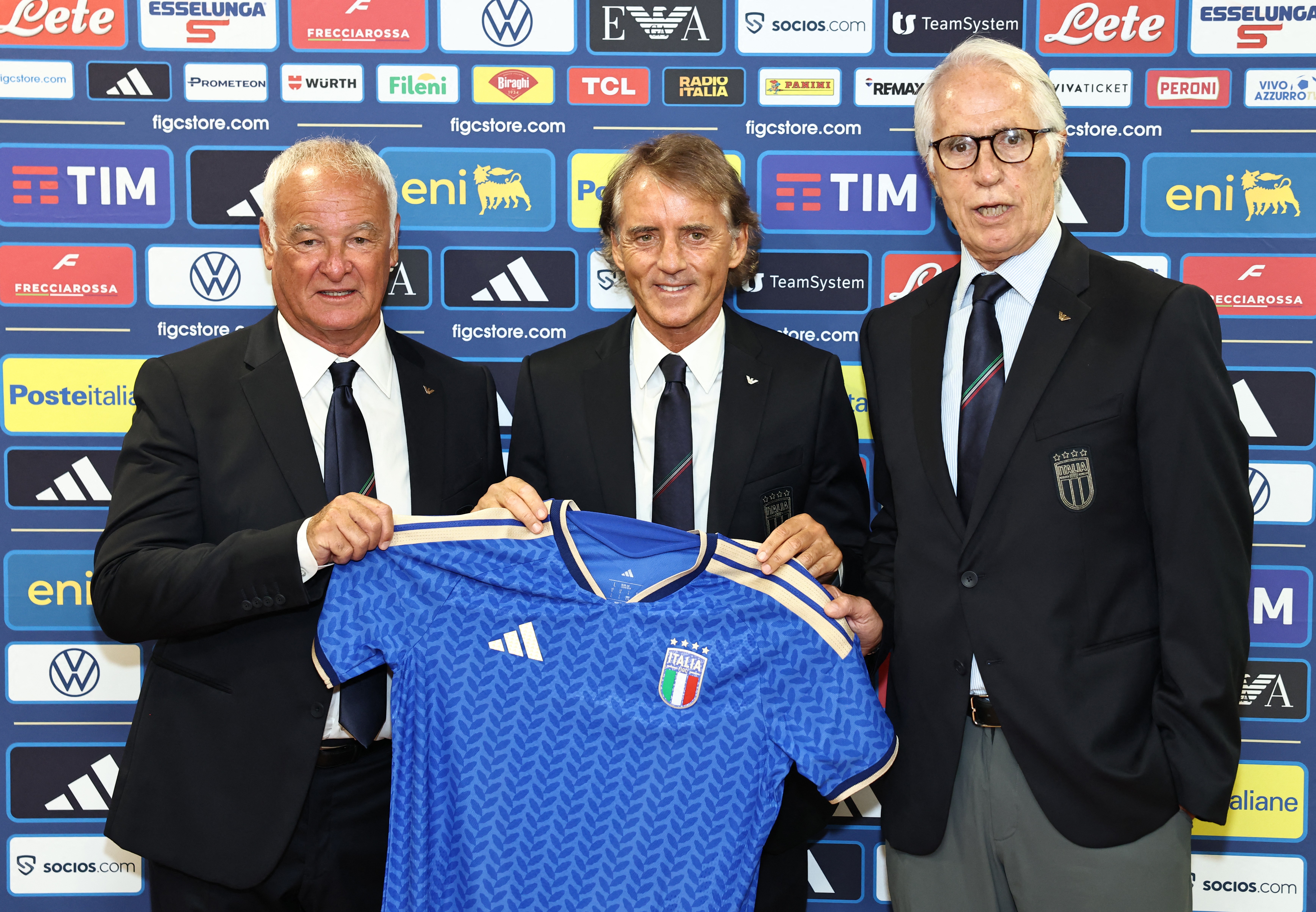 Roberto Mancini retorna como técnico da Itália em busca de reconstrução