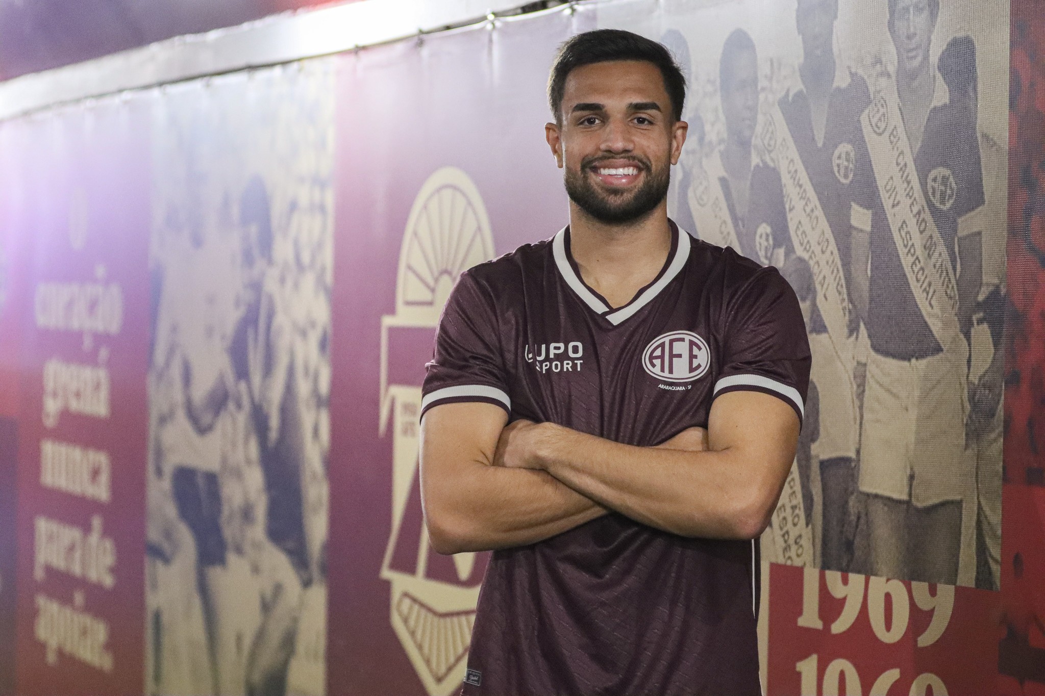 Ferroviária anuncia lateral Vinicius Kauê para sequência da Série C