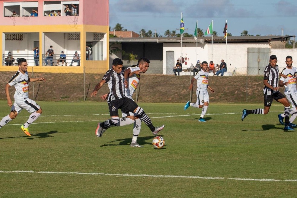 Pelo ABC, Thiaguinho marcou gols em dois jogos contra o Globo FC, na segunda fase da Série D 2020 — Foto: Rennê Carvalho/ABC