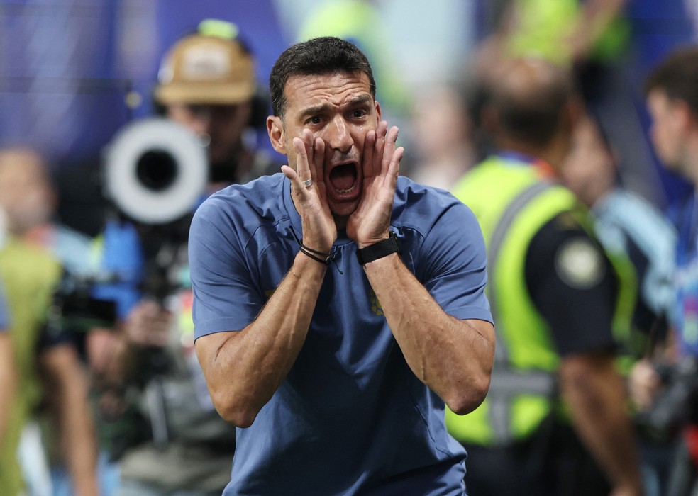 Lionel Scaloni durante Argentina 3x2 Egito