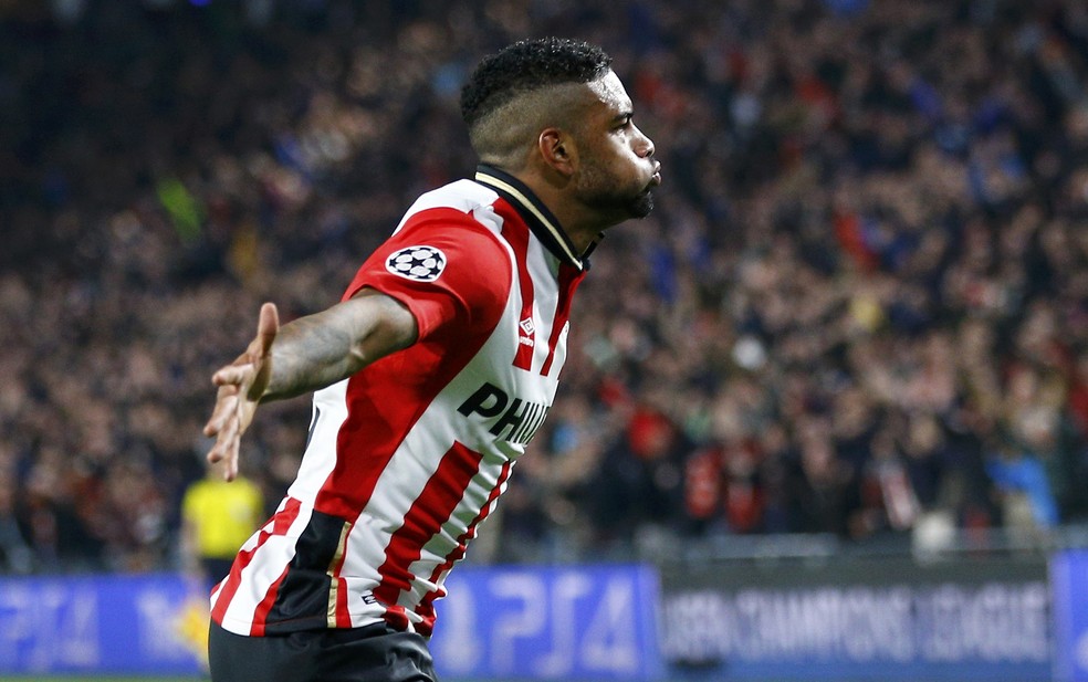 Jurgen Locadia em ação pelo PSV
