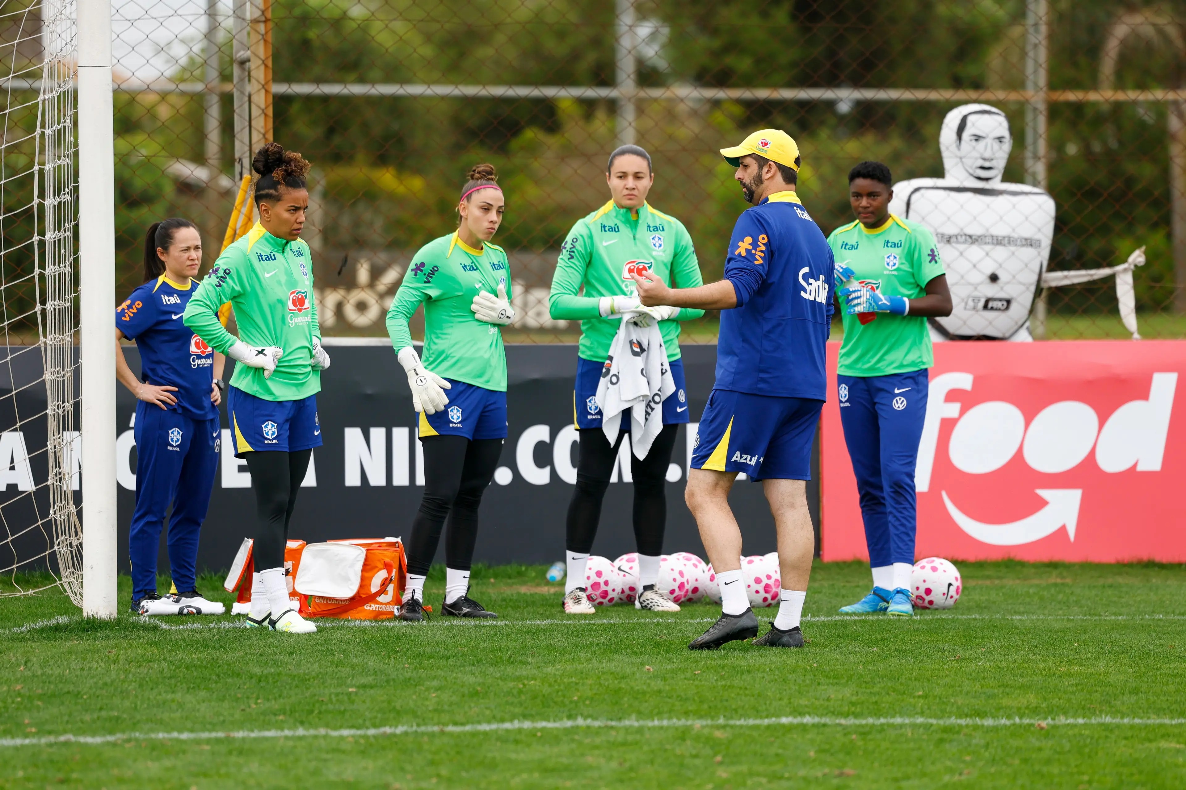 Seleção brasileira terá convocação só de goleiras e lança projeto inédito de captação