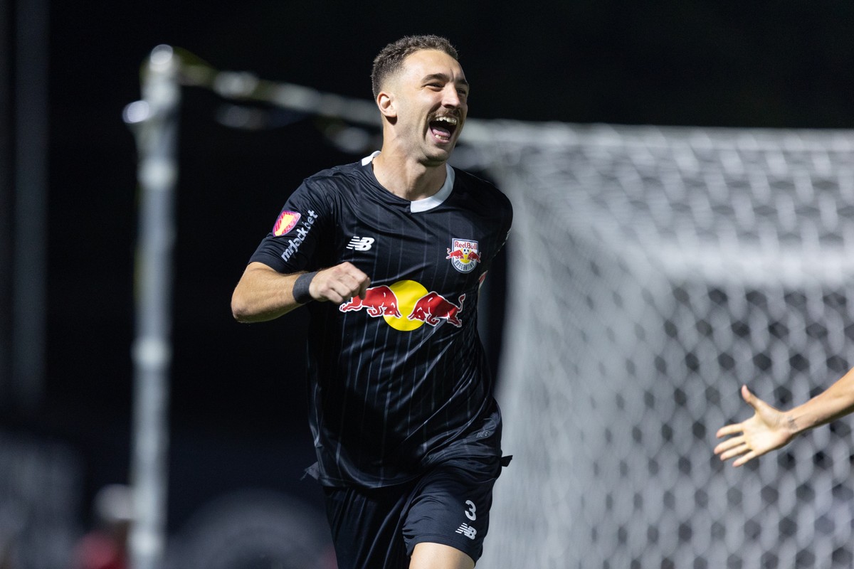 Bragantino inscreve Léo Ortiz para pré-Libertadores; negociação com Flamengo prossegue.