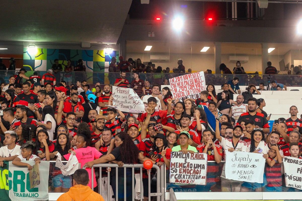 Aeroporto lotado, festa no Mangueirão e fim de jejum: veja como foi a passagem do Flamengo por Belém
