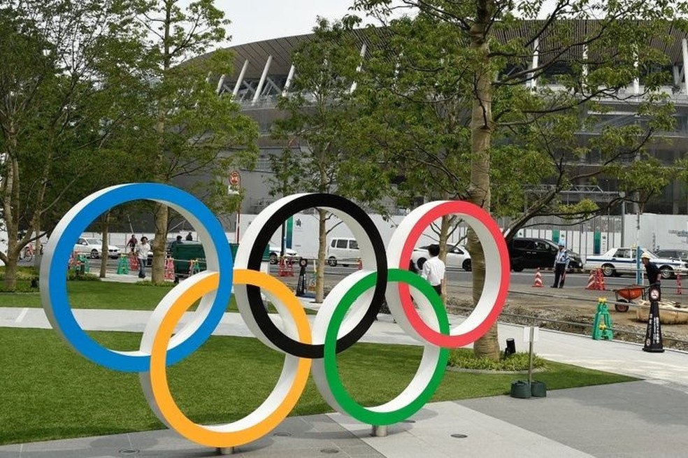 Desenho dos anéis olímpicos é leiloado por 185 mil euros
