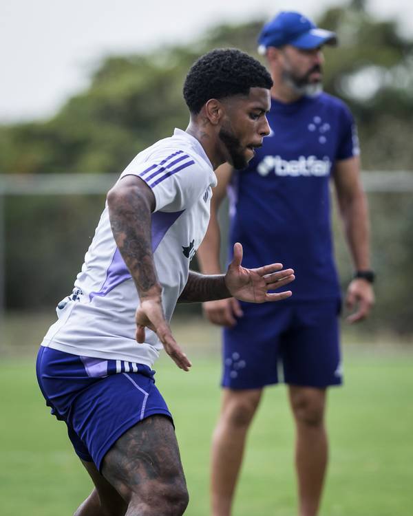 Contemporâneo de Zé Ricardo no Flamengo, Wesley Gasolina volta ao Cruzeiro e comenta recuperação