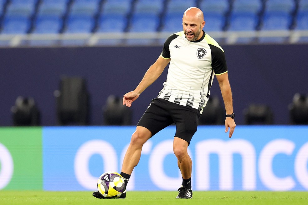 Franclim Carvalho era auxiliar de Artur Jorge no Botafogo � Foto: Vitor Silva/BFR