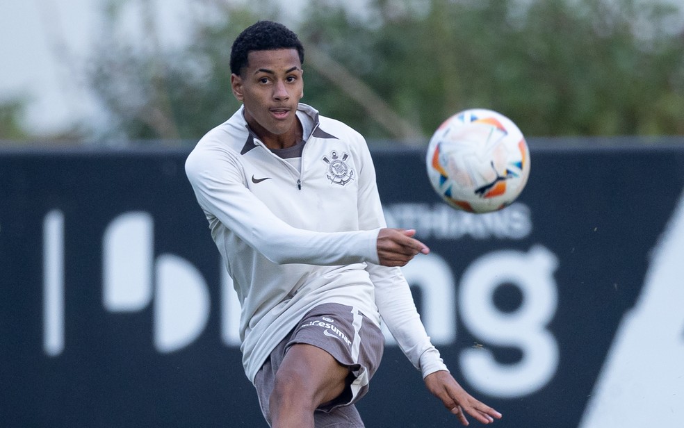 Denner, lateral-esquerdo do Corinthians na Copinha — Foto: Rodrigo Coca / Ag.Corinthians