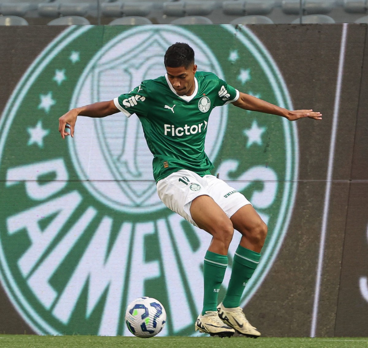 Palmeiras supera União Suzano em partida movimentada no Paulista sub-20.