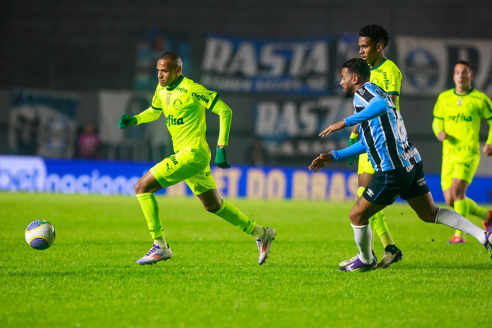 Jhon Jhon em Grêmio x Palmeiras — Foto: Luiz Erbes/AGIF