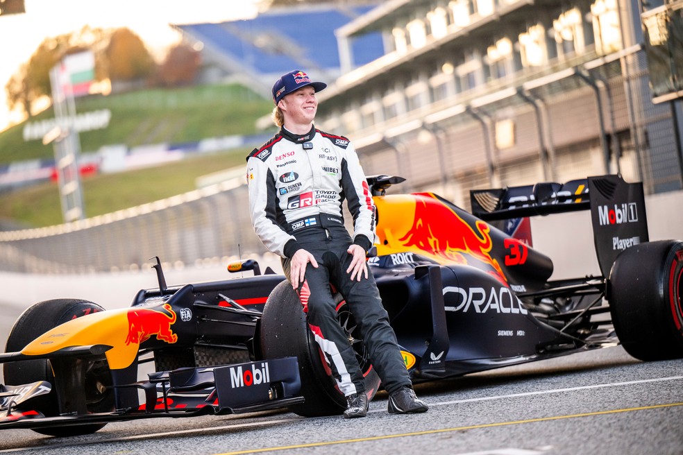 Kalle Rovanpera testou carro da RBR na Áustria, em 2024 — Foto: Divulgação