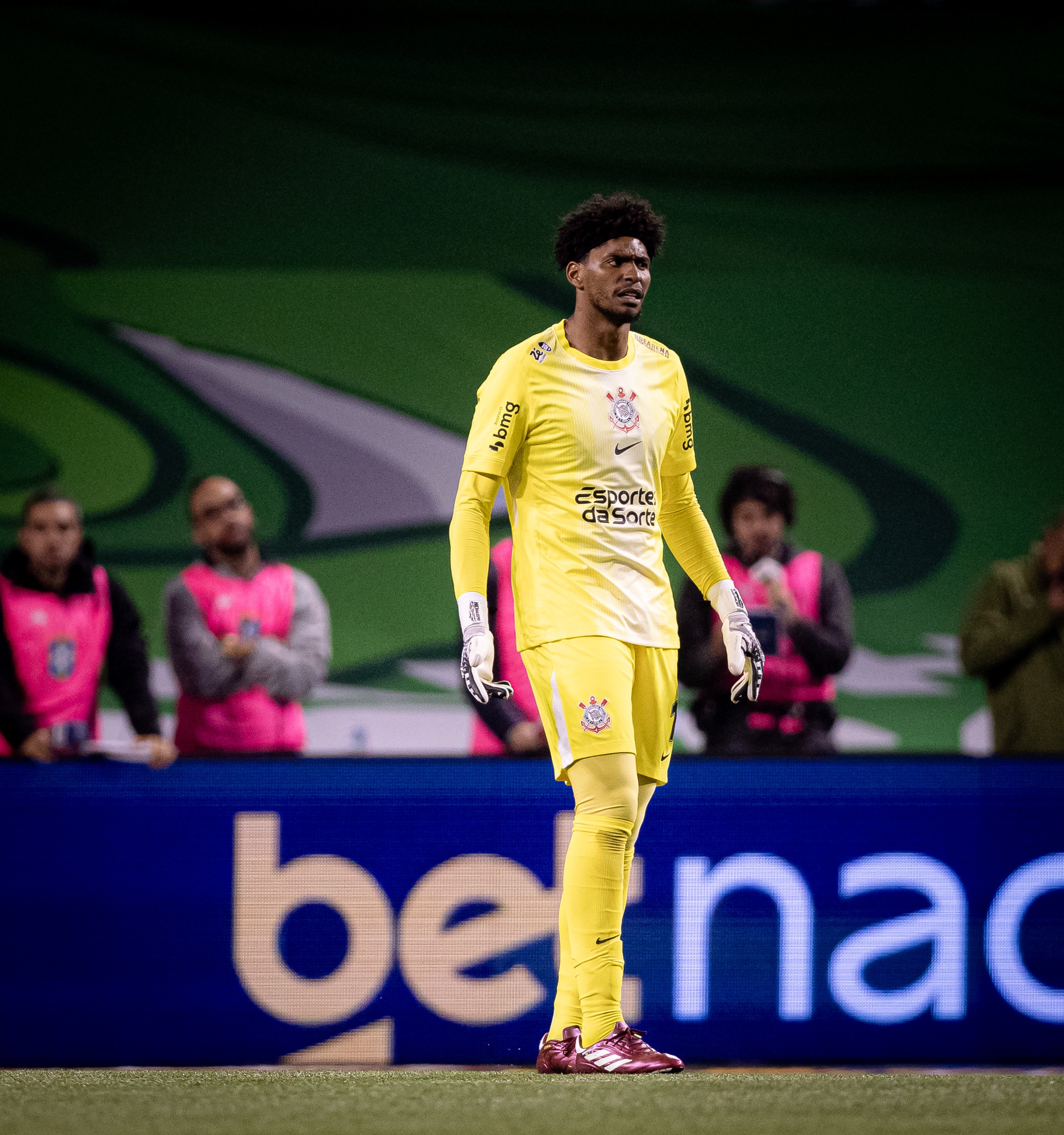 INVICTO!!! Hugo Souza brilha e Timão sonha com o titulo