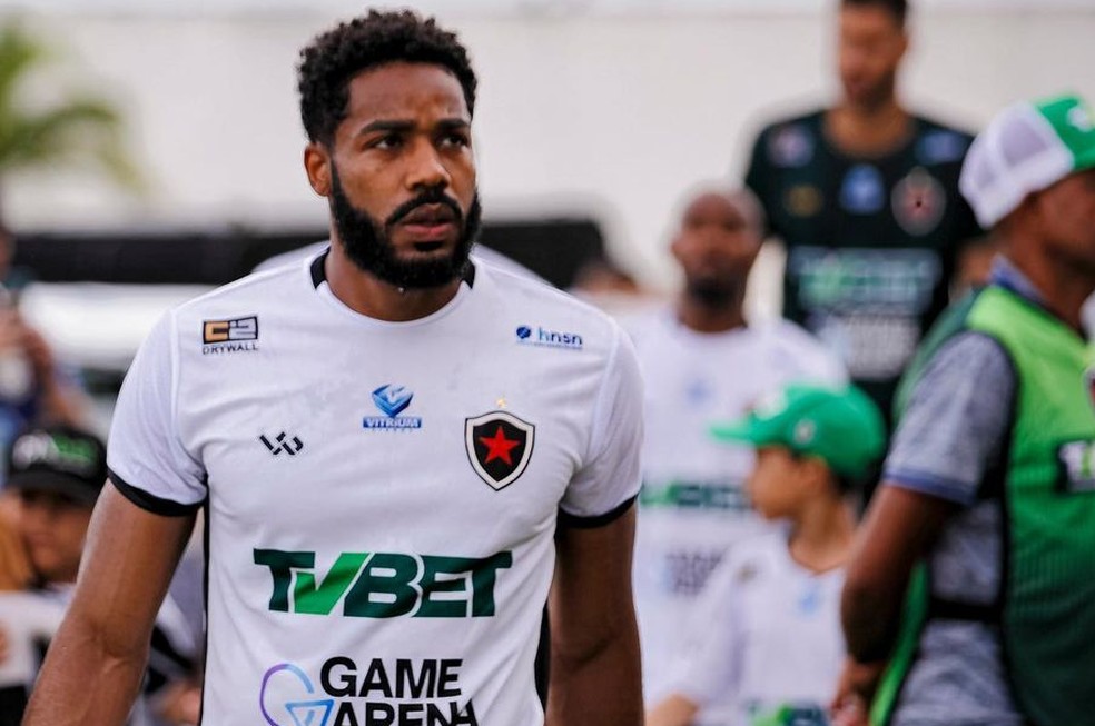 Wendel Lomar em partida do Botafogo-PB na Copa do Nordeste  — Foto: Cristiano Santos / Botafogo-PB