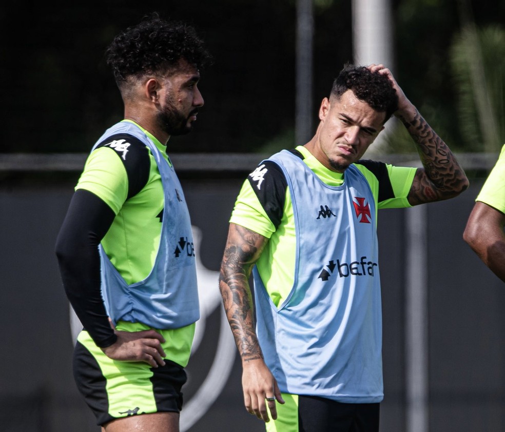 Payet e Coutinho em treino do Vasco &mdash; Foto: Leandro Amorim/Vasco