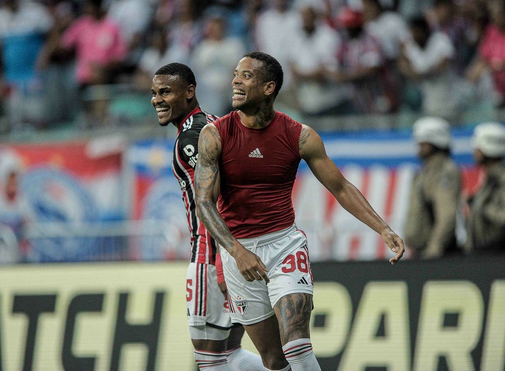 Caio Paulista comemora gol do São Paulo contra o Bahia — Foto: Jhony Pinho/AGIF