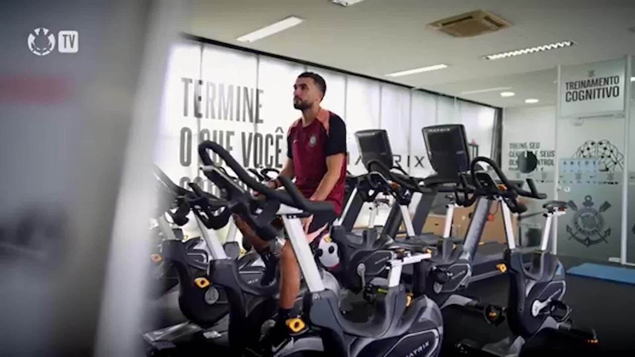 Corinthians oficializa contratação do meia marroquino Zakaria Labyad, sob recomendação de Memphis