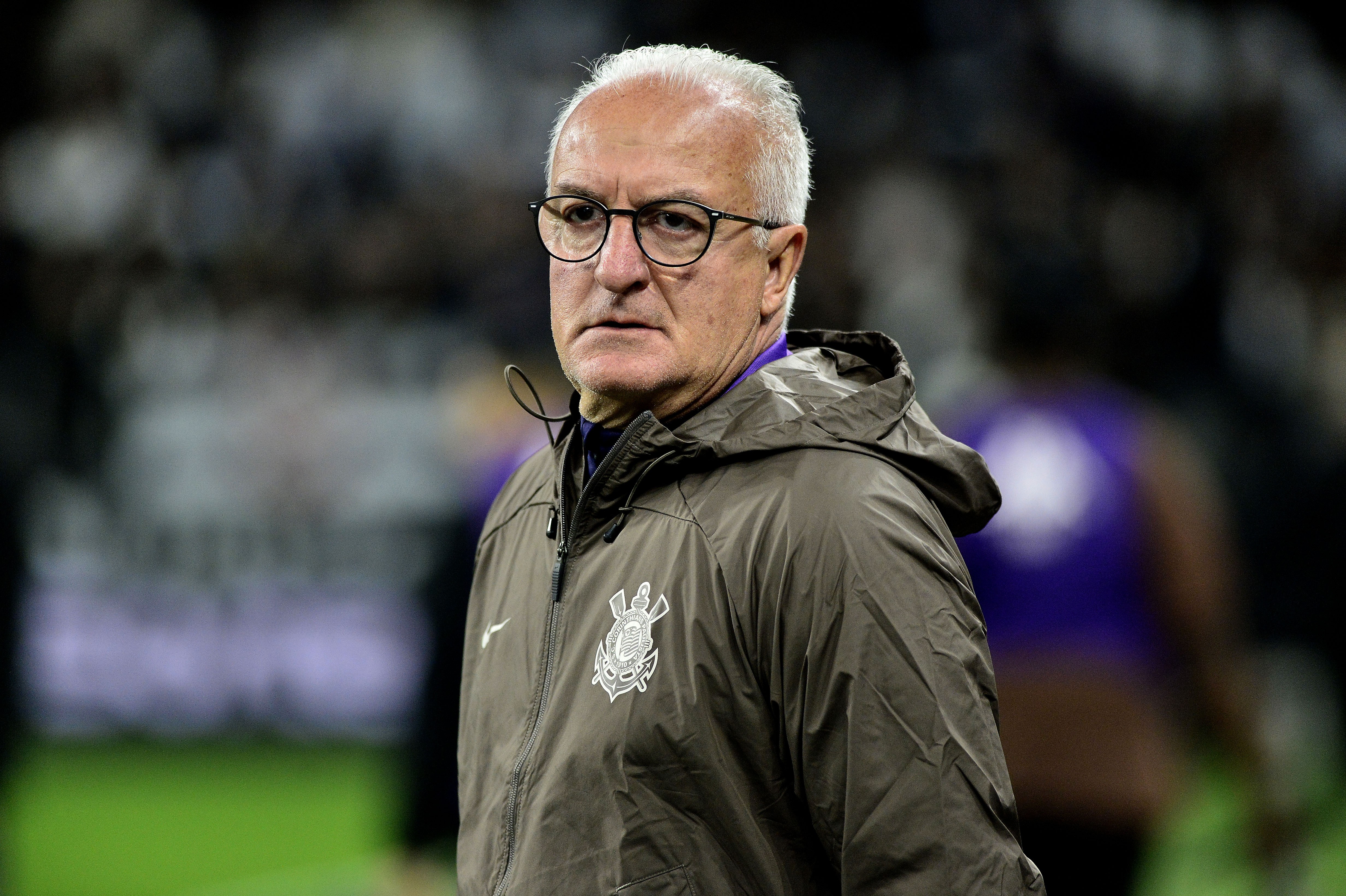 Dorival diz que faz o que está ao alcance no Corinthians e volta a citar promessa por reforços